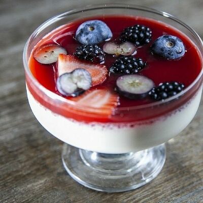 Панна котта с лесными ягодами в Only Wine по цене 650 ₽