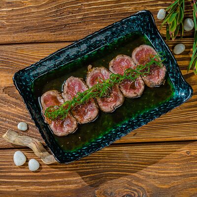 Татаки Говядина и луковый понзу в Good Karma Bar по цене 770 ₽