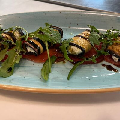 Рулетики из баклажанов в Эник Беник по цене 560 ₽