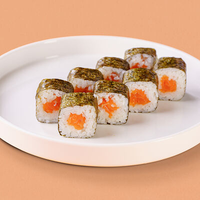 Клас. роллы с лососем в Панда Маркет по цене 349 ₽