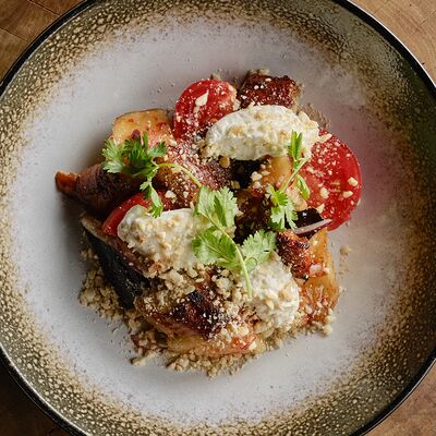 Теплый салат с баклажанами и копченым угрем в Green 28 по цене 690 ₽