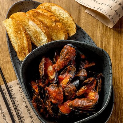 Мидии в томатном соусе в ВАЗИЮ по цене 1399 ₽