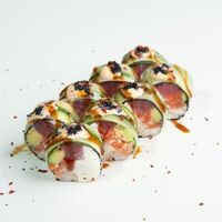 Фреш ролл без риса с чёрной икрой тобико в ЁБИСАН