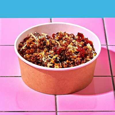 Каша гречневая с вялеными томатами, пармезаном и соусом Песто в Борщ по цене 350 ₽