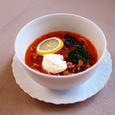 Суп солянка в Шуры Муры по цене 250 ₽