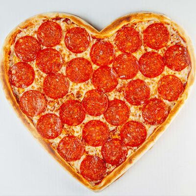 Пицца Суперпеперони в форме сердца в СитиФокс по цене 1310 ₽