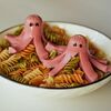 Макароны бантики с сосисками в Этолето по цене 490