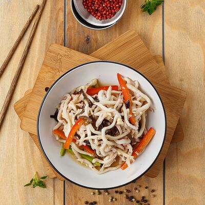 Салат Соломка из кальмара в Шикэ по цене 600 ₽