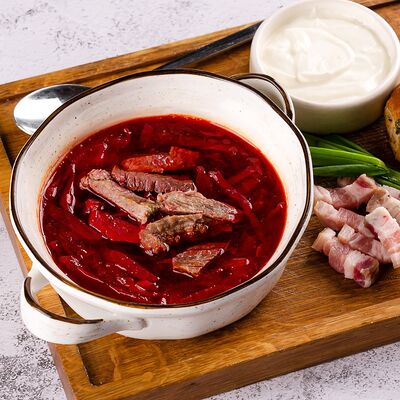 Борщ с пампушками, салом и сметаной в Близкие по цене 350 ₽