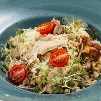 Паста Орзо с куриной грудкой и лесными грибами в Petzold