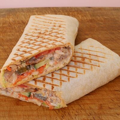 Шаурма классическая с говядинойв Шаурма и точка по цене 450 ₽