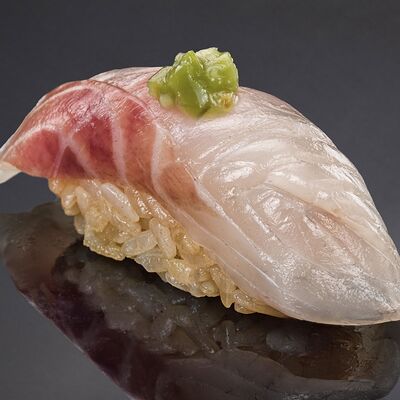 Сибас с маринованным стеблем васаби в Bluefin по цене 340 ₽