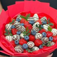 Букет из клубники в шоколаде летний в Mosberry