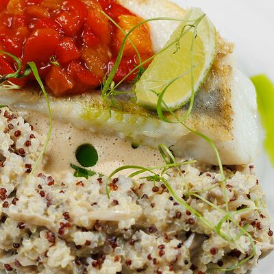 Филе судака с киноа с апельсиновым лечов Вартазия по цене 1350 ₽
