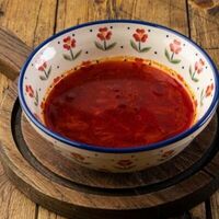 Борщ с курицей и сметаной в Сыроварня