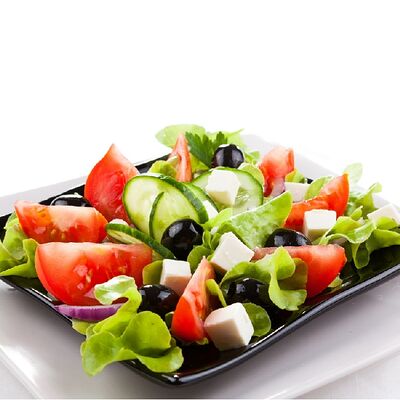 Салат со свежими овощами и сыром в Чили Gurman Сlub по цене 590 ₽