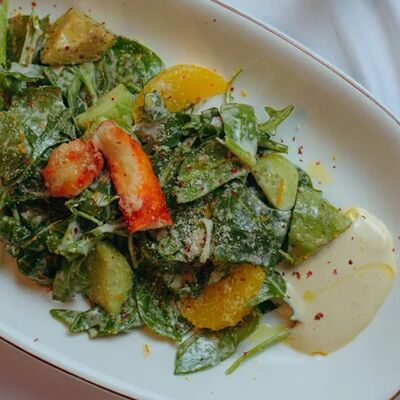 С камчатским крабом, апельсином и соусом на основе ликера в Роланд по цене 1150 ₽