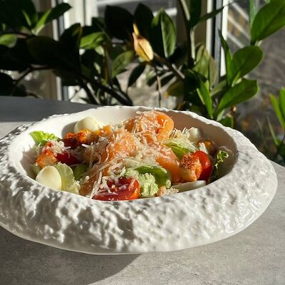 Цезарь с лососем в Moyo по цене 545 ₽