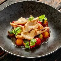 Кальмар гриль с цукини и томатамив Про печь