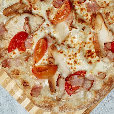 Пицца Цыпленок Eezy в Eezy One Pizza по цене 569 ₽