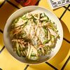 Салат с цыпленком и жареной фунчозой в Bao по цене 415