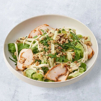 Салат с куриным филе, яблоком и орехом в Vaffel Норвежские вафли, завтраки, кофе по цене 500 ₽