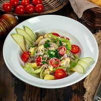 Салат с говяжьим языком в Амарант&Хинкали