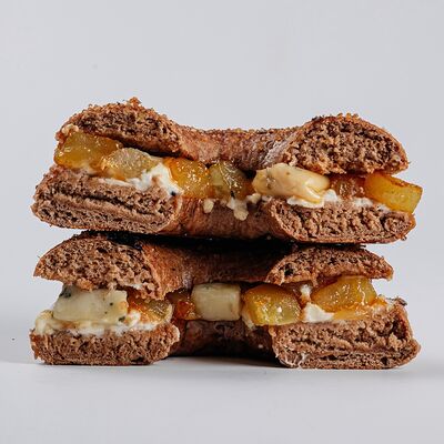 Бейгл Grusha in love в MANTRA Bagels&Coffee по цене 600 ₽