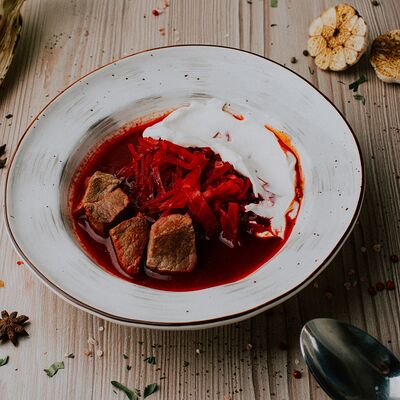 Суп борщ в Ресторан Мангал по цене 470 ₽