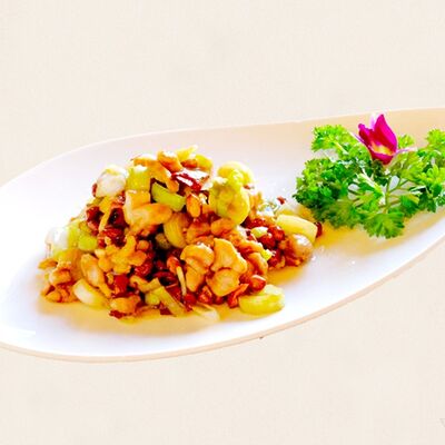 Курица Гунбао в Золотая панда по цене 1517 ₽