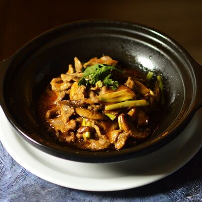 Говядина, жаренная с шампиньонами в Go-Boo по цене 689 ₽