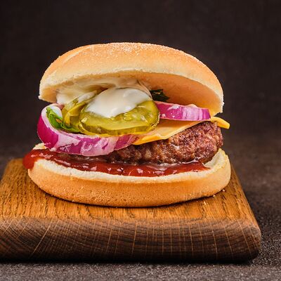 Чизбургер в Альфа-Бургер по цене 300 ₽