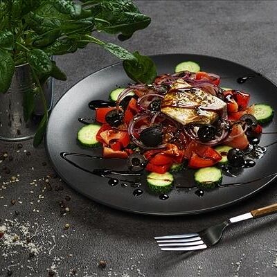 Салат Греческий 1/250 в Бургер удачи по цене 570 ₽