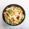 Удон с курицей и шампиньонами в сливочном соусе в RollWok club по цене 499