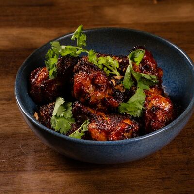 Куриные крылышки Джэк Дэниэлс в John Gilroys по цене 950 ₽