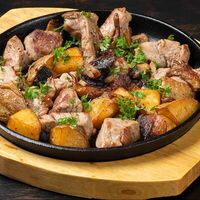 Скоблянка из 3-х видов мяса с редисом в Фореста Фестиваль Парк