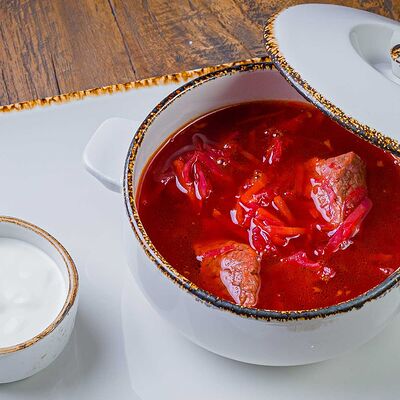 Борщ с мясомв Qartuli по цене 560 ₽