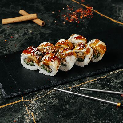 Ролл Аляска с угремв Panda Sushi по цене 549 ₽