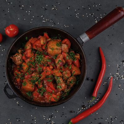 Сковородка со свининойв Руки ВВерх! Бар по цене 850 ₽