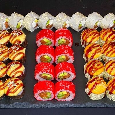 Сет 50 из 50 в Avocado sushi-bar по цене 2000 ₽