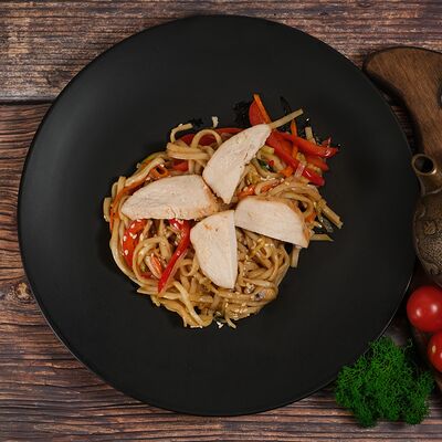 Удон в соусе терияки с курицей в Японский городовой 64 по цене 320 ₽