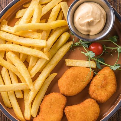 Картофель фри и наггетсы в Каретный дворик по цене 450 ₽