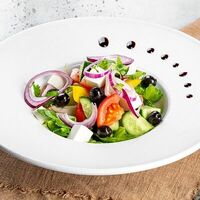Греческий салат в Мясо & Хинкали