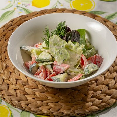 Овощной салат со сметаной в Моя Италия по цене 418 ₽