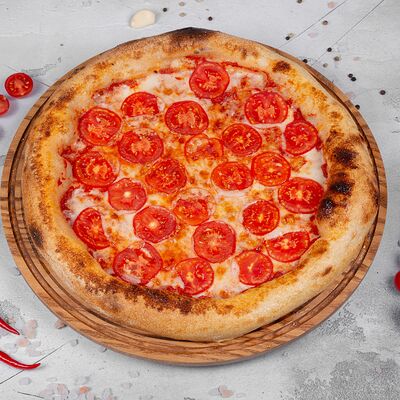 Пицца Маргарита (35 см) в Balkan Place по цене 568 ₽