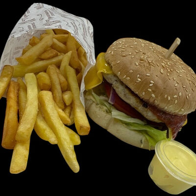 Бургер с курицей и картошка фри в Kaikan по цене 600 ₽