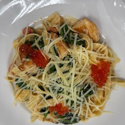 Паста с семгой и шпинатом в Золотая рыбка по цене 820 ₽