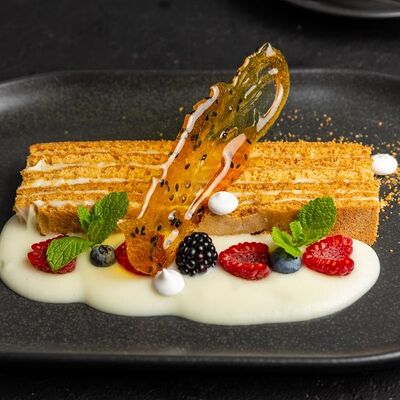 Медовик в Сытый Лось по цене 440 ₽