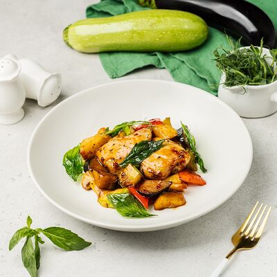 Филе индейки в азиатском соусом с овощами в АндерСон по цене 930 ₽