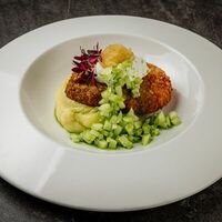 Щучья котлета с зеленым яблоком, сливочным фермерским маслом и укропом в Cruise